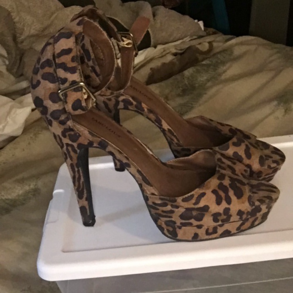 Platform cheetah print sexy heels